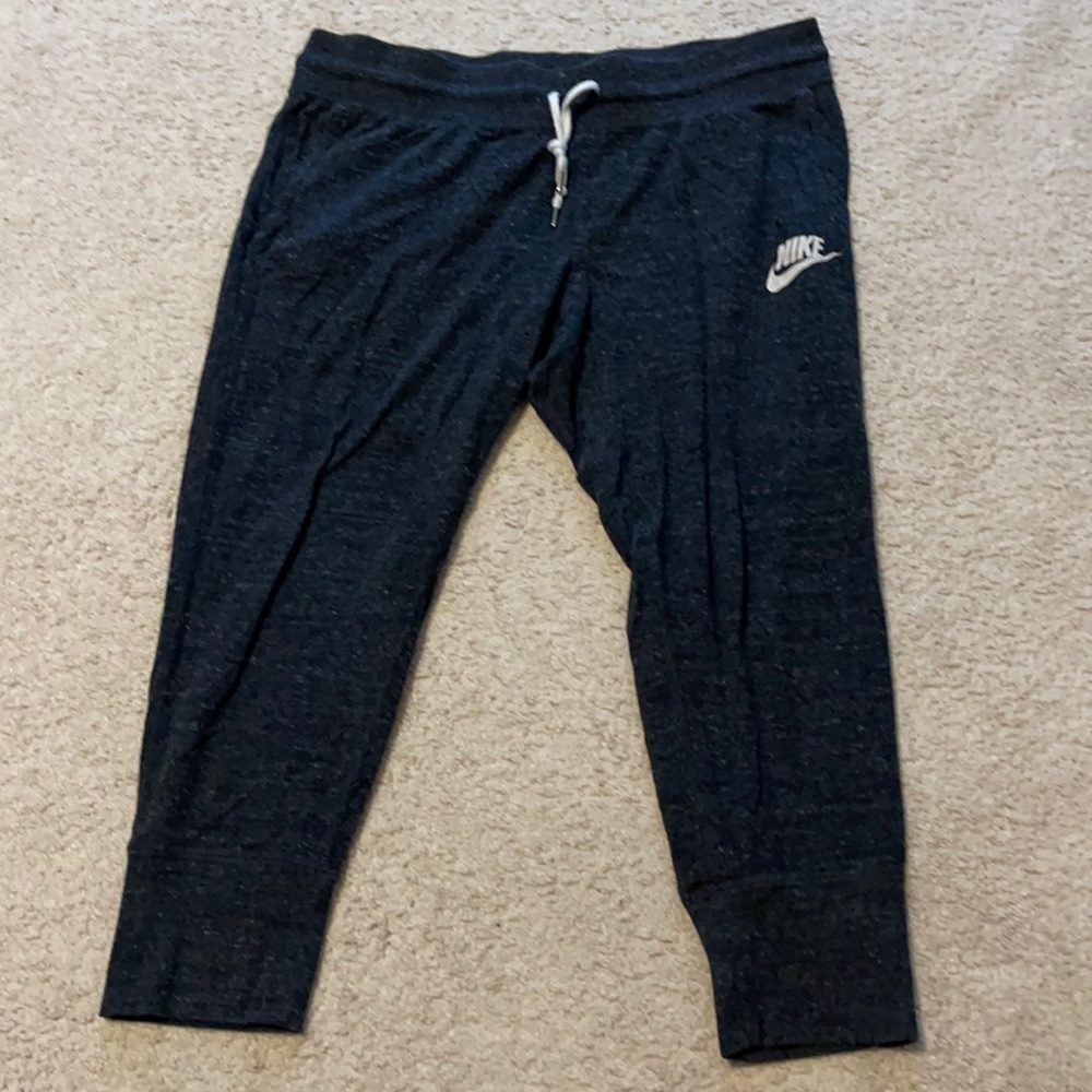 Cropped Nike Joggers